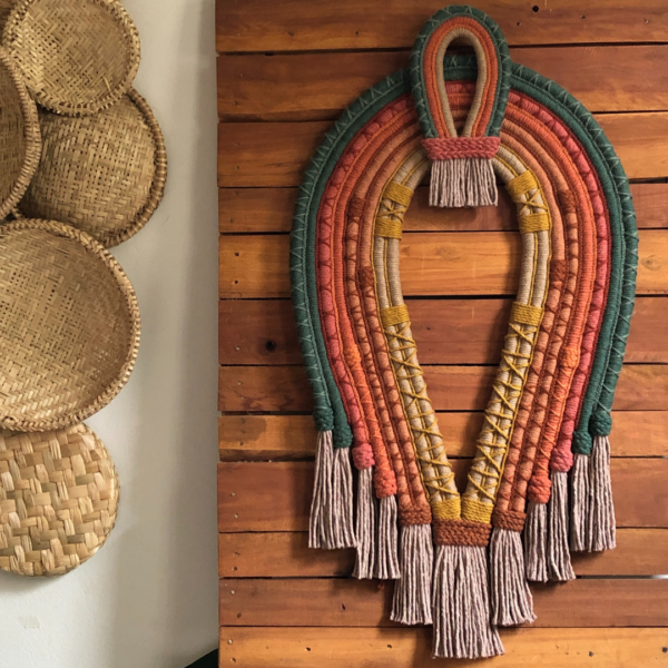 Escultura têxtil Cocar Indígena AROEIRA Tamanho M