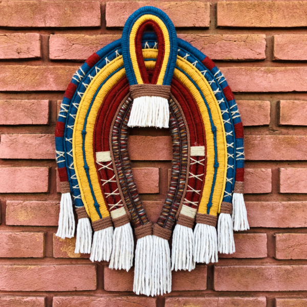 Escultura têxtil Cocar Indígena ÁLAMO  Tamanho P