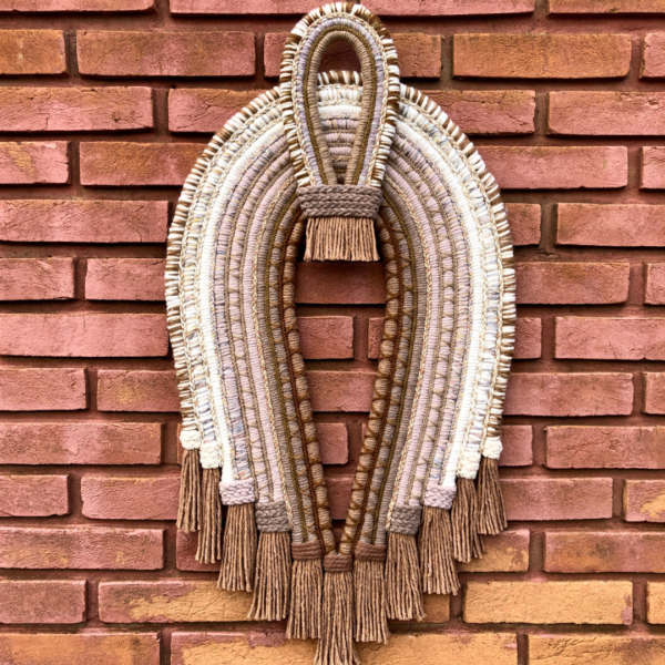 Escultura têxtil Cocar Indígena CANANOÁ Tamanho M - Image 4