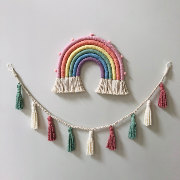 COMBO Arco íris Tamanho M + Bandeirola Cordão de Tassels